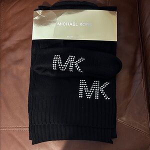 NWT Michael Kors Black Scarf and Hat Knit Set with Logo